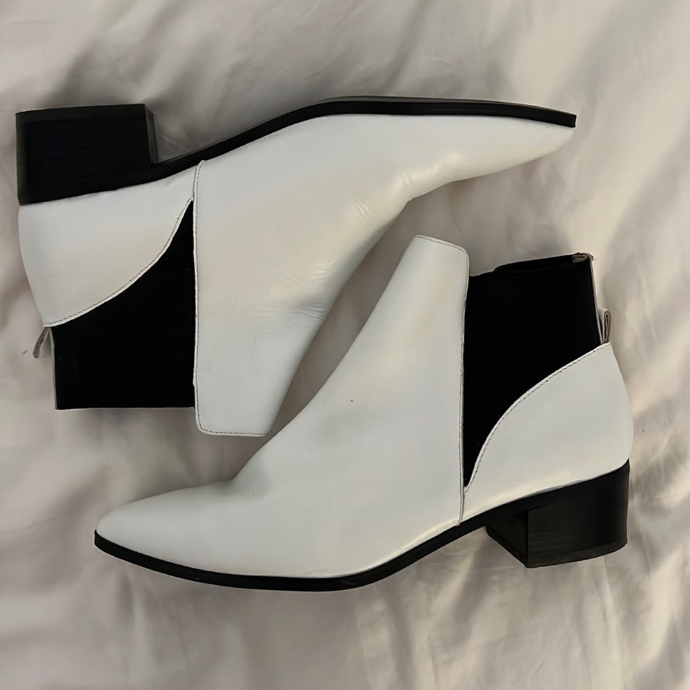 HALOGEN WHITE BOOTIE - 8.5
